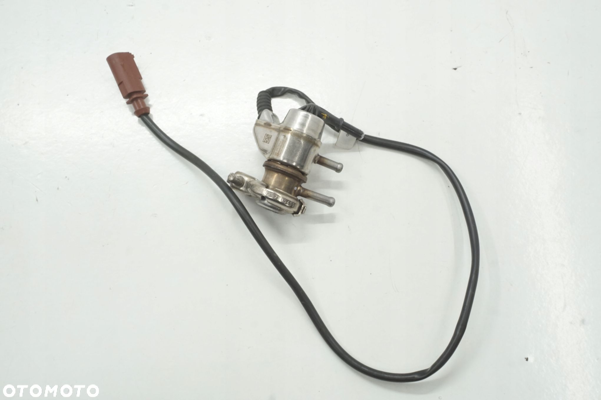 AUDI A4 B9 15R WTRYSK WTRYSKIWACZ ADBLUE 2.0TDI 04L131113J - 1