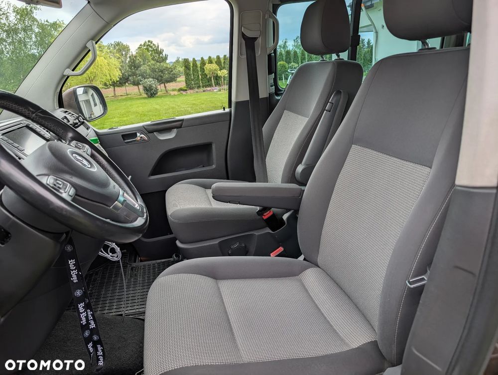 Volkswagen Caravelle - 13