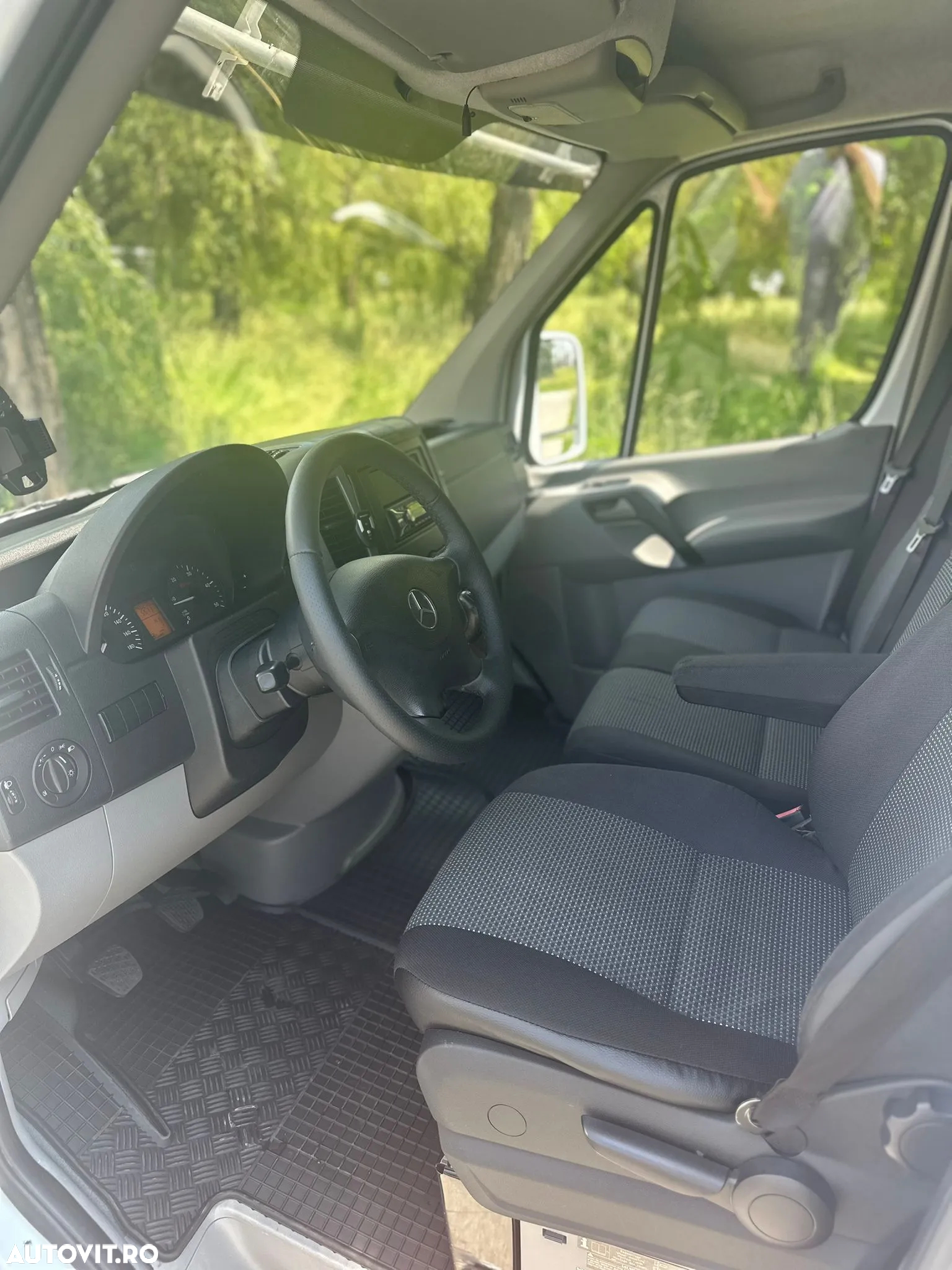 Mercedes-Benz Sprinter - 10