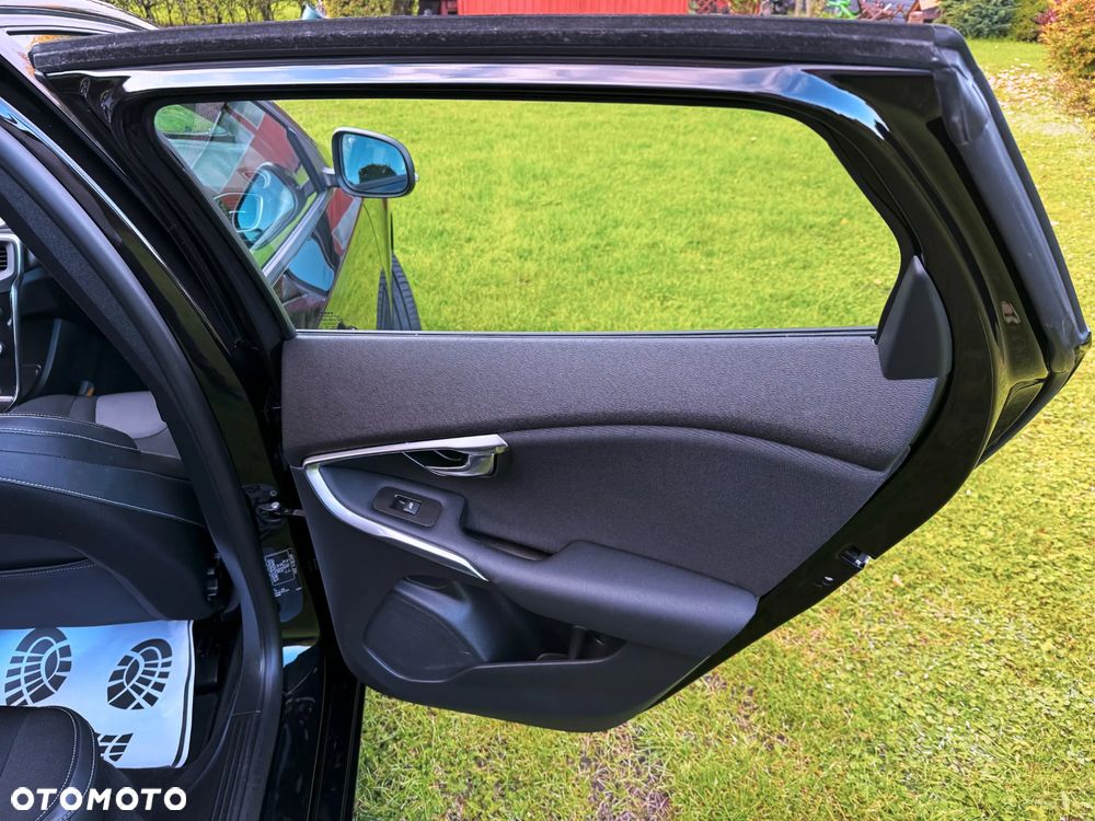 Volvo V40 D2 Drive-E Momentum - 39