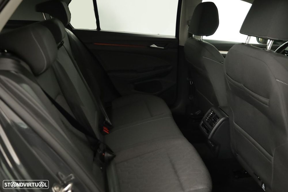 VW Golf 1.5 TSI e-Hybrid Life DSG - 22