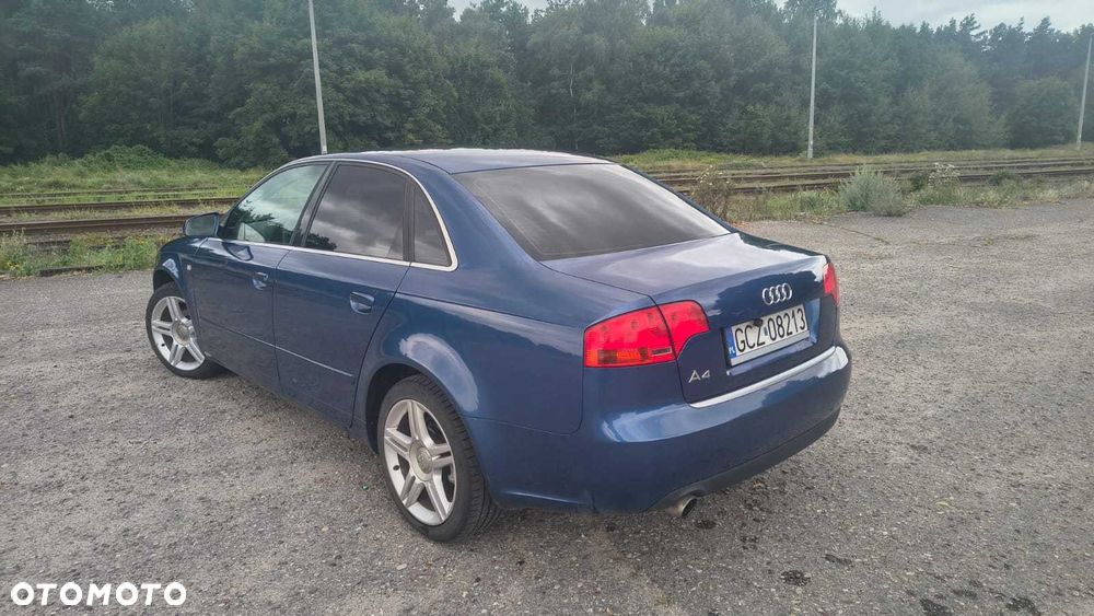Audi A4 Limousine - 6