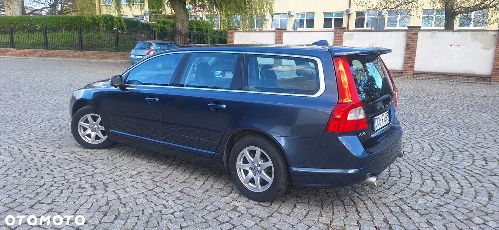 Volvo V70 3.2 Momentum - 5