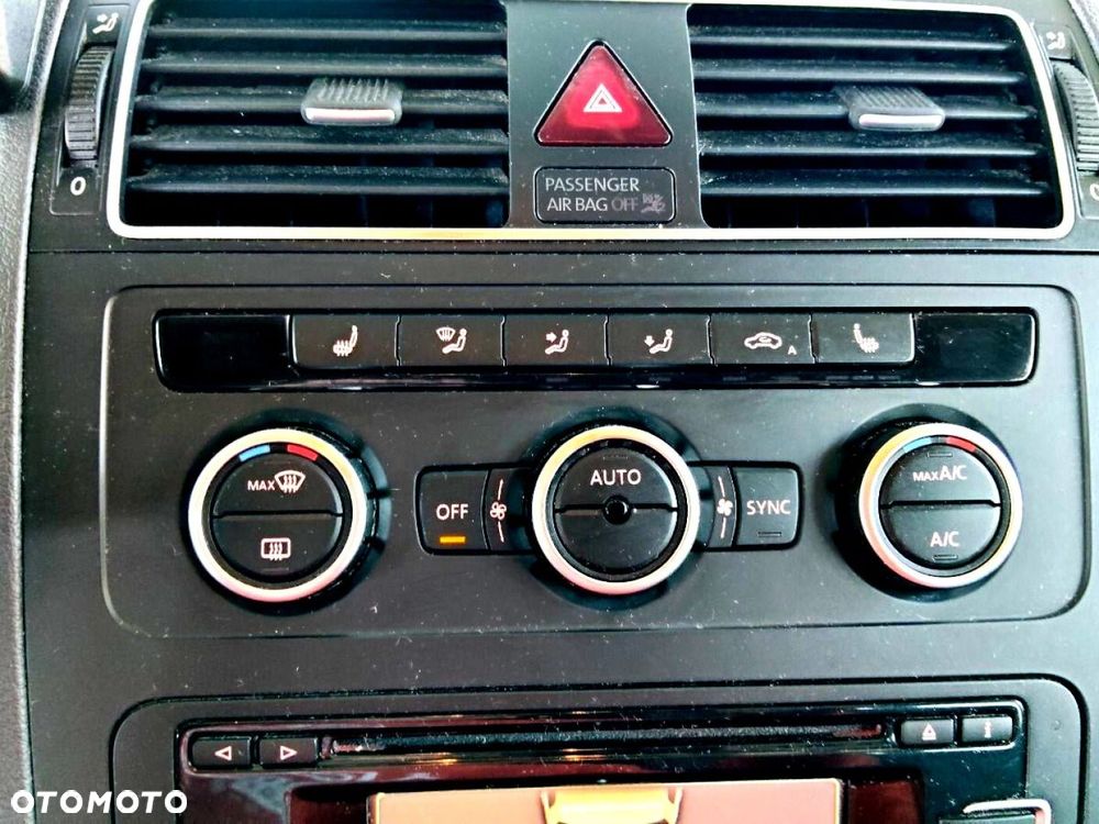 Volkswagen Touran - 10