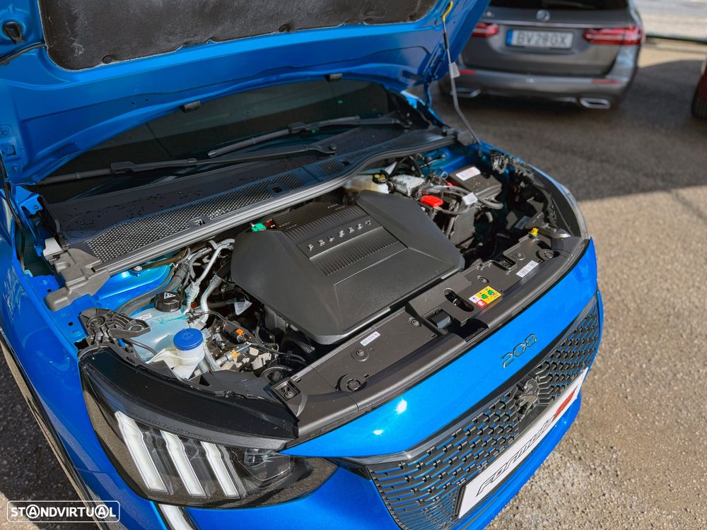 Peugeot e-208 GT - 8