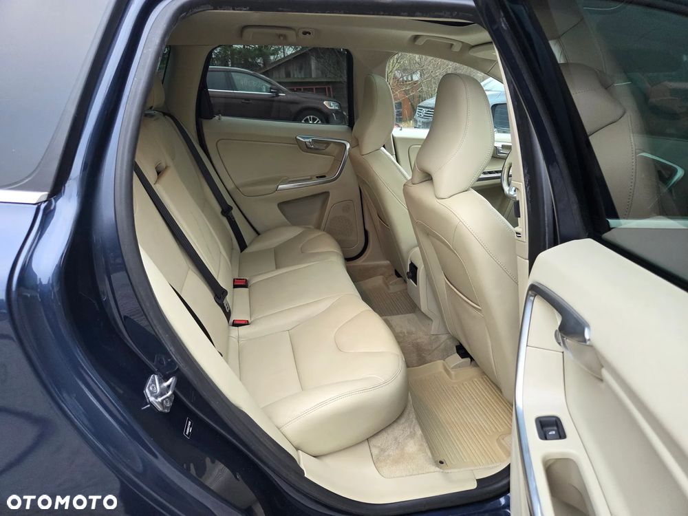 Volvo XC 60 T6 AWD Momentum - 6