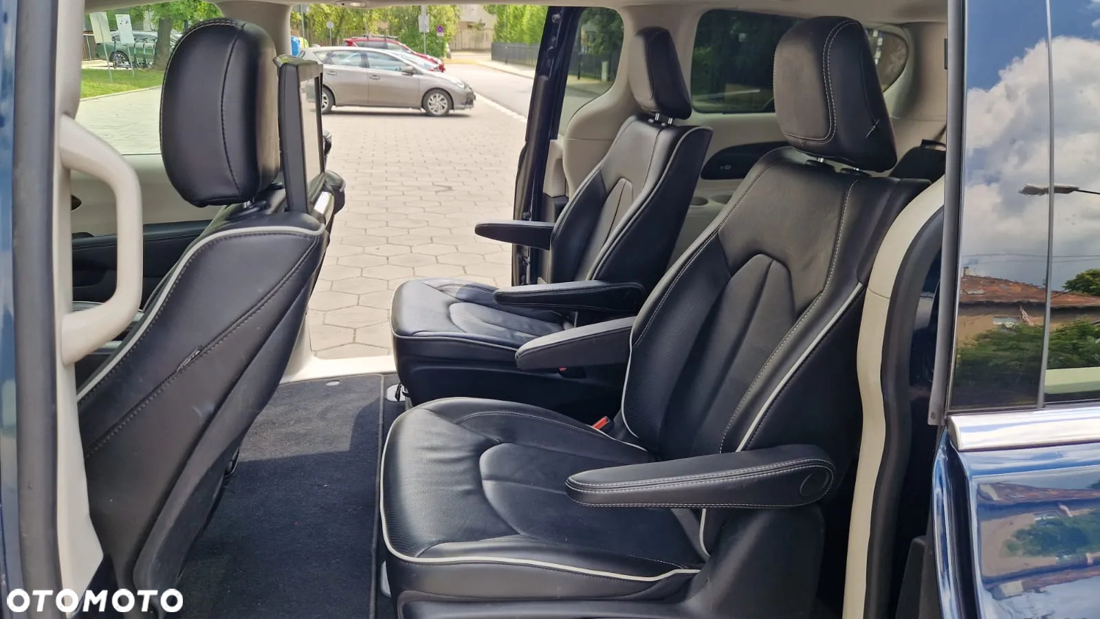 Chrysler Pacifica - 22