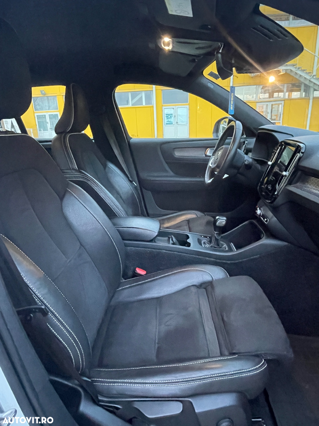 Volvo XC 40 D3 AWD R-Design - 9