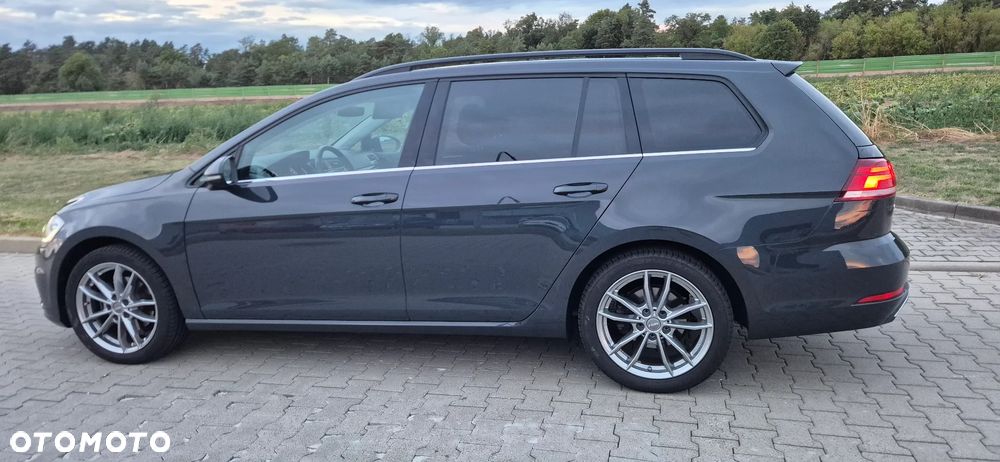 Volkswagen Golf - 1