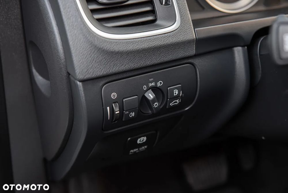 Volvo V60 D3 Geartronic Summum - 17