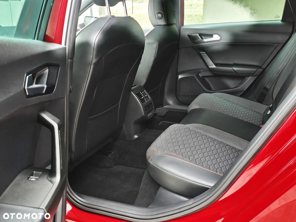 Seat Leon 1.5 eTSI OPF DSG FR Black Edition - 10