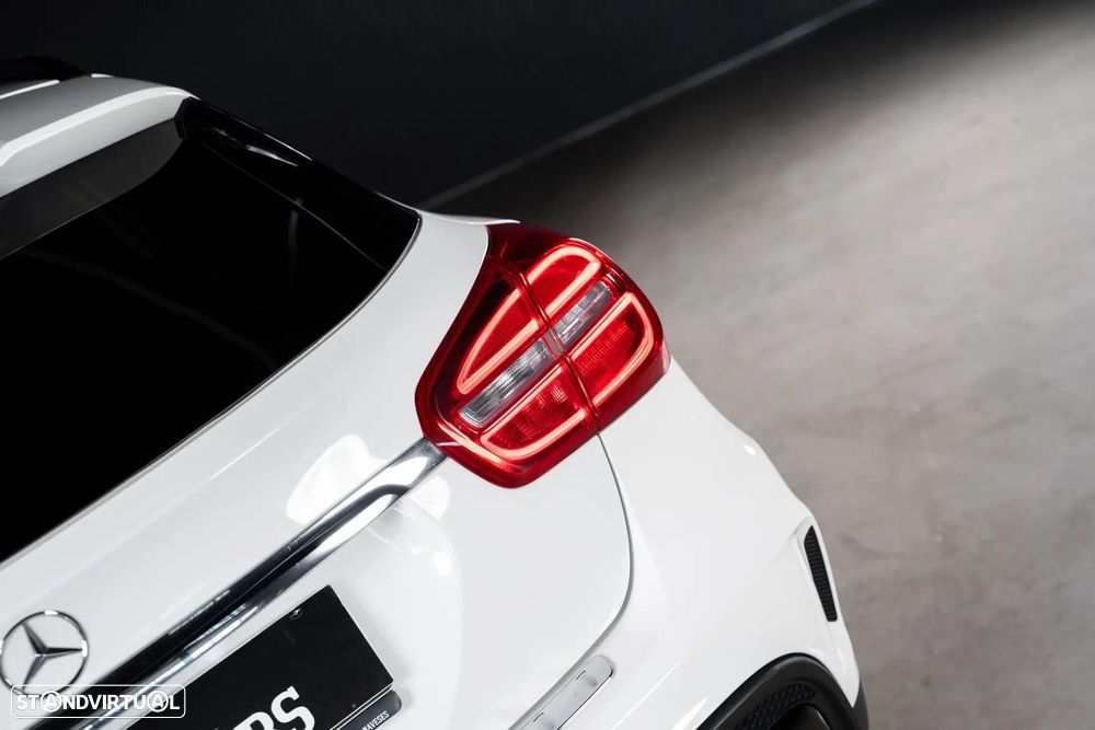 Mercedes-Benz GLA 200 - 10
