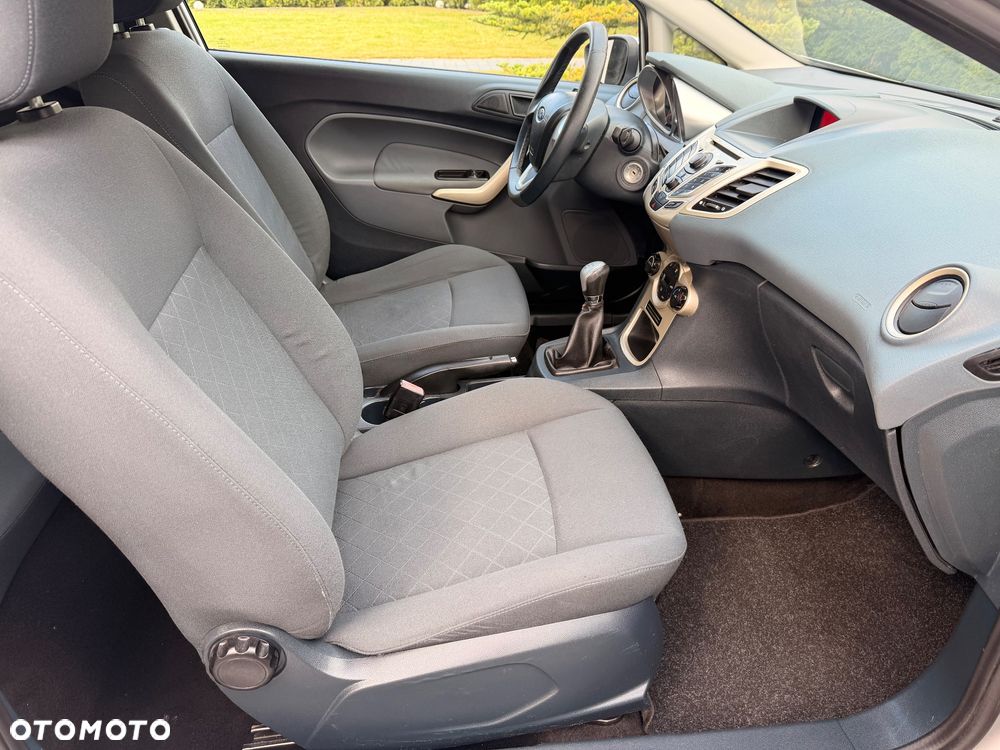 Ford Fiesta 1.4 Ghia - 21