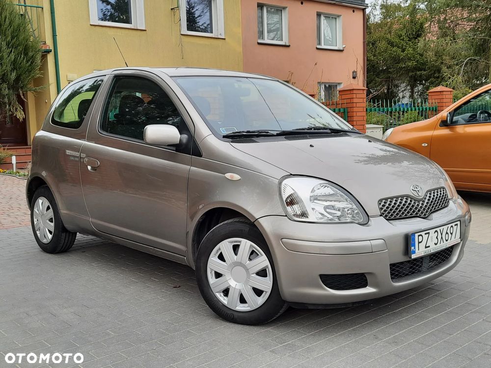Toyota Yaris - 12