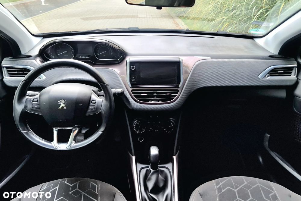 Peugeot 2008 - 8