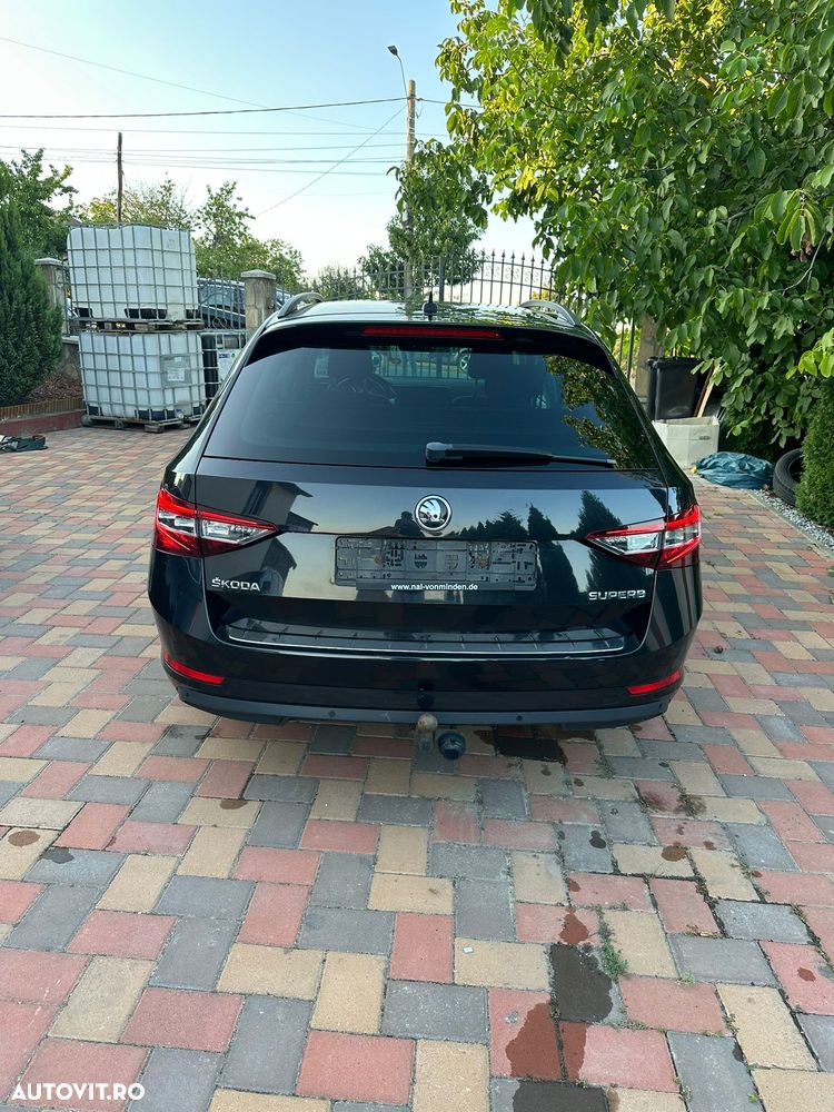 Skoda Superb 2.0 TDI DSG Sportline - 6