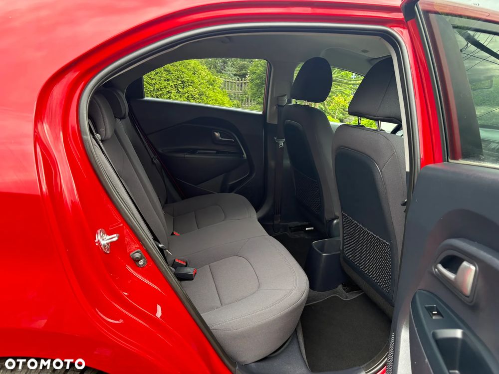 Kia Rio - 20