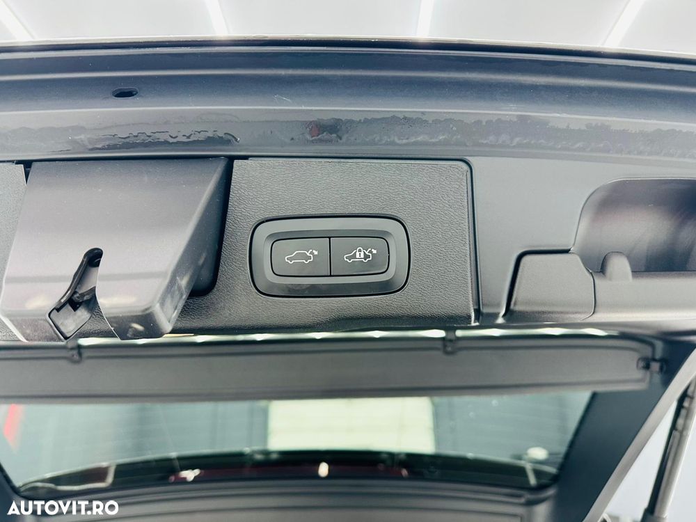 Volvo XC 60 B4 D Ultimate Dark - 20