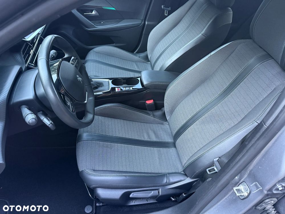 Peugeot 2008 ver-puretech-110-stop-start-allure - 16