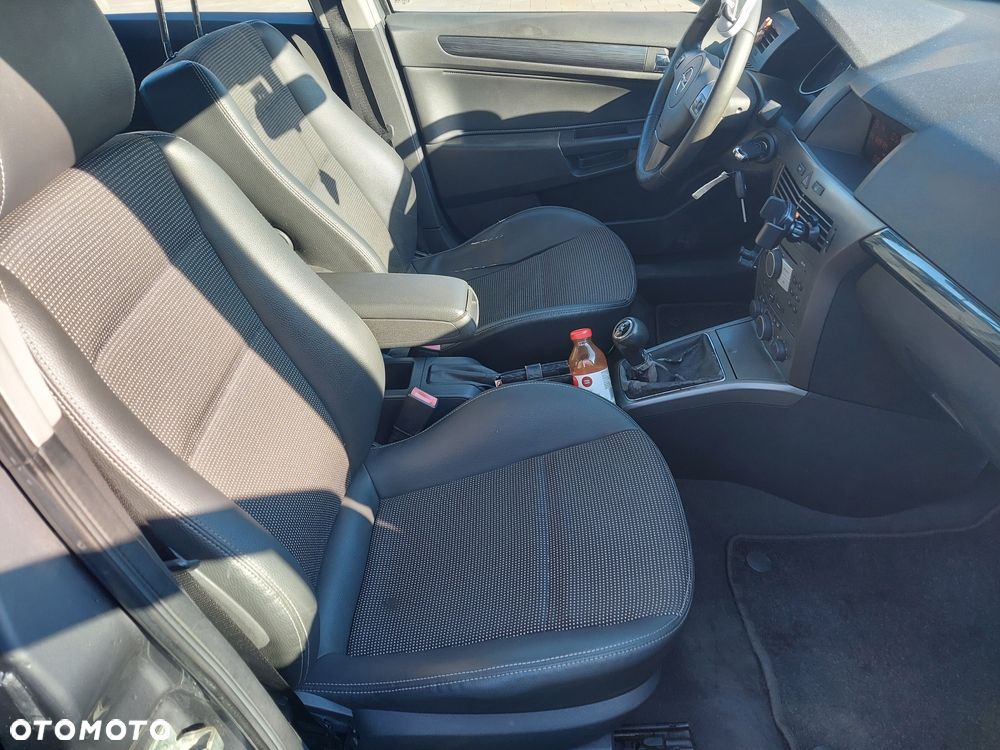 Opel Astra III 1.7 CDTI Cosmo - 16