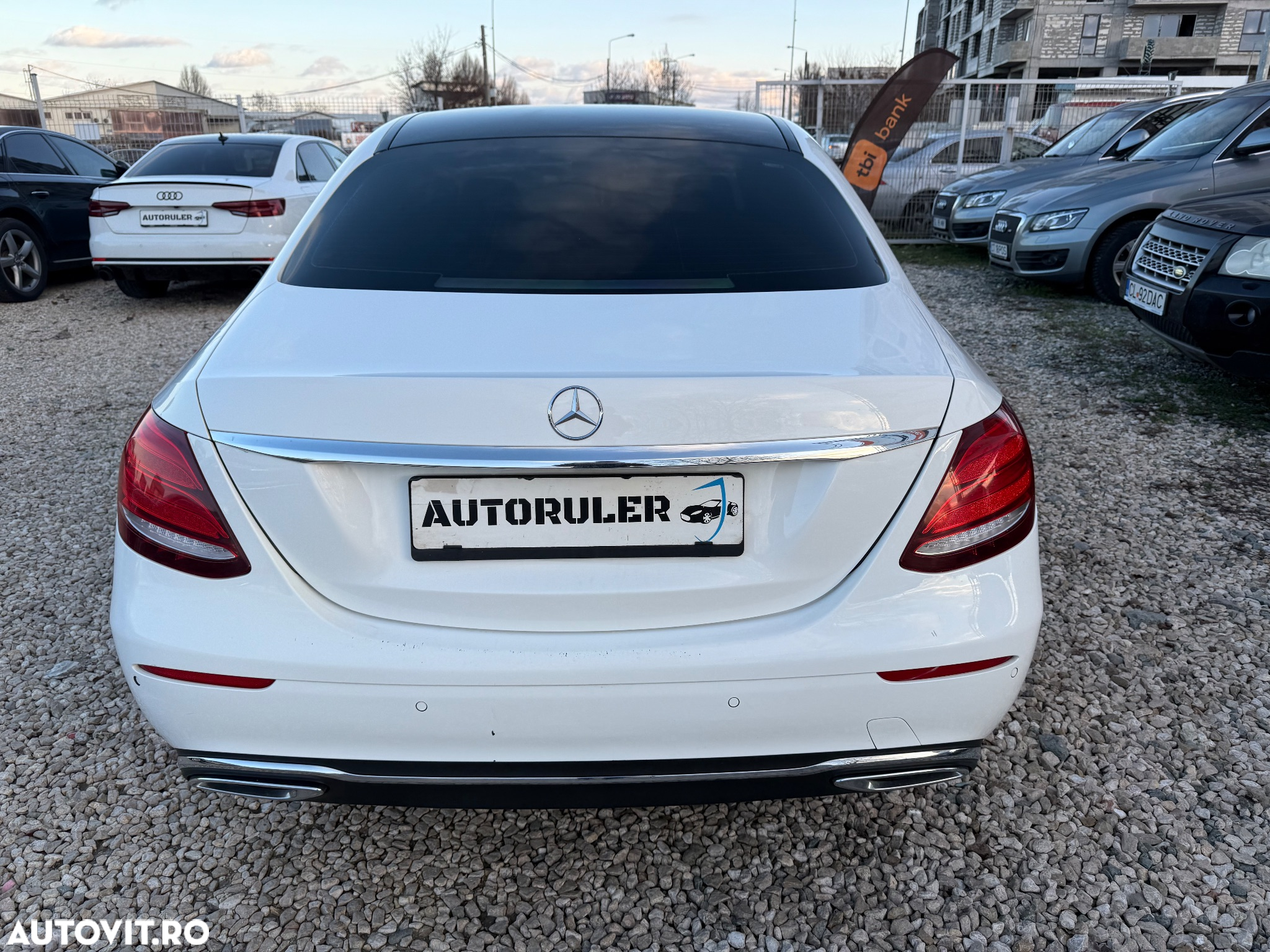 Mercedes-Benz E 220 d 9G-TRONIC AMG Line - 33