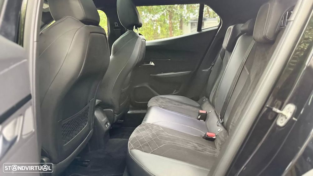 Peugeot e-2008 GT Pack - 28