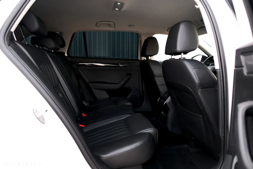 Skoda Superb 2.0 TDI DSG L&K - 37