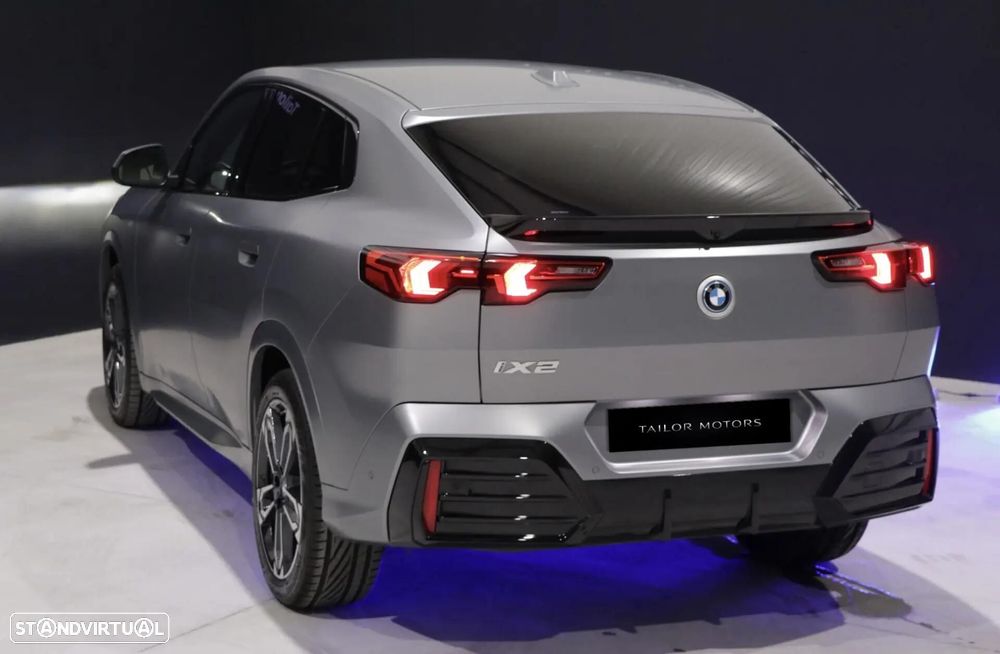 BMW iX2 eDrive20 Pack Desportivo M Pro - 4