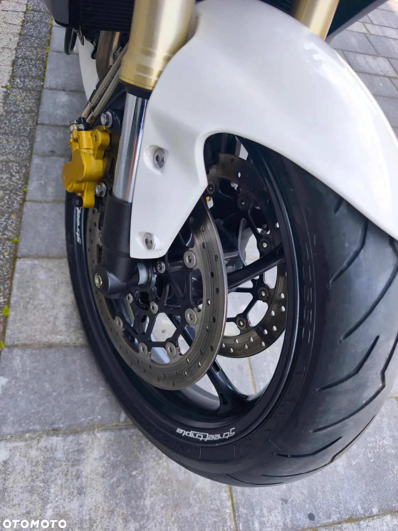 Triumph Street Triple - 33