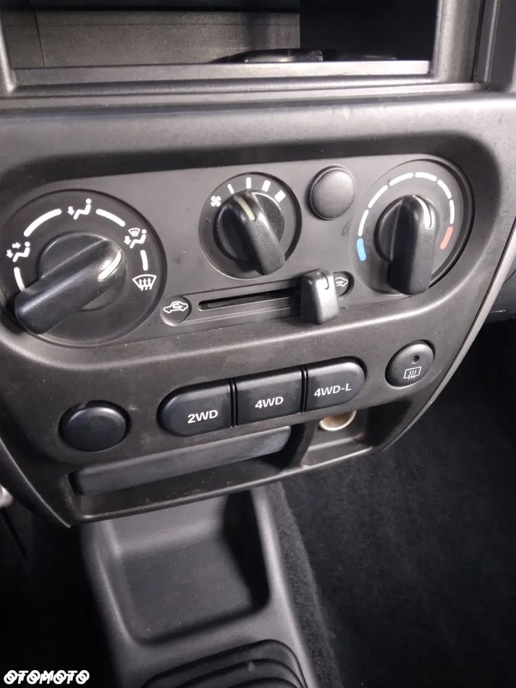 Suzuki Jimny 1.3 JX / Club - 10