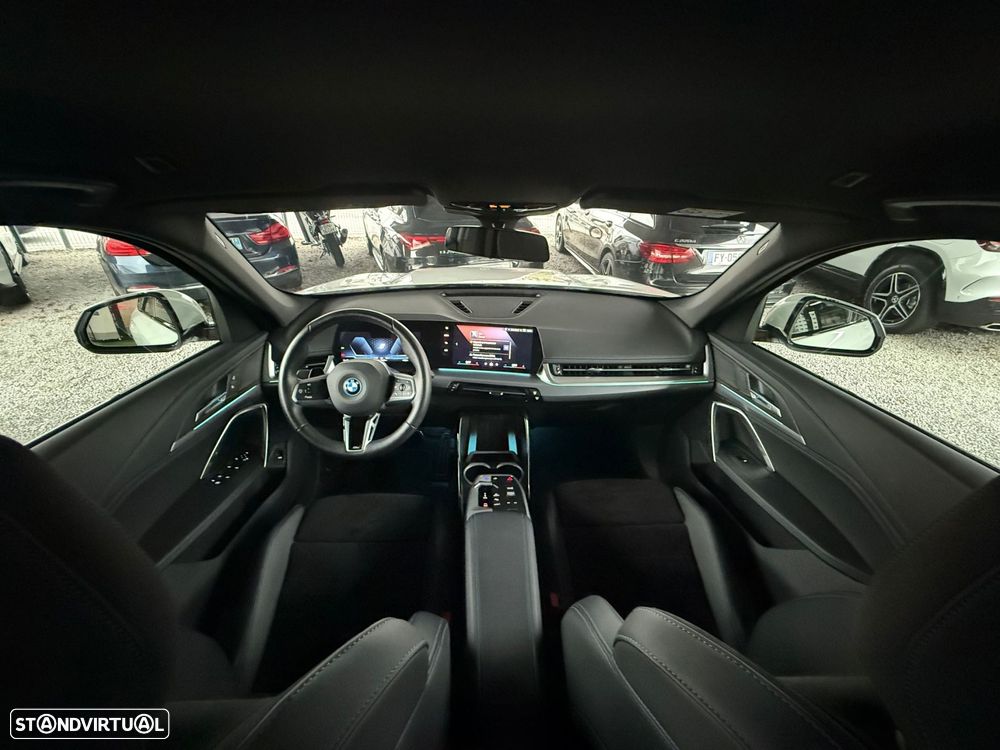 BMW iX1 eDrive20 Pack Desportivo M - 39