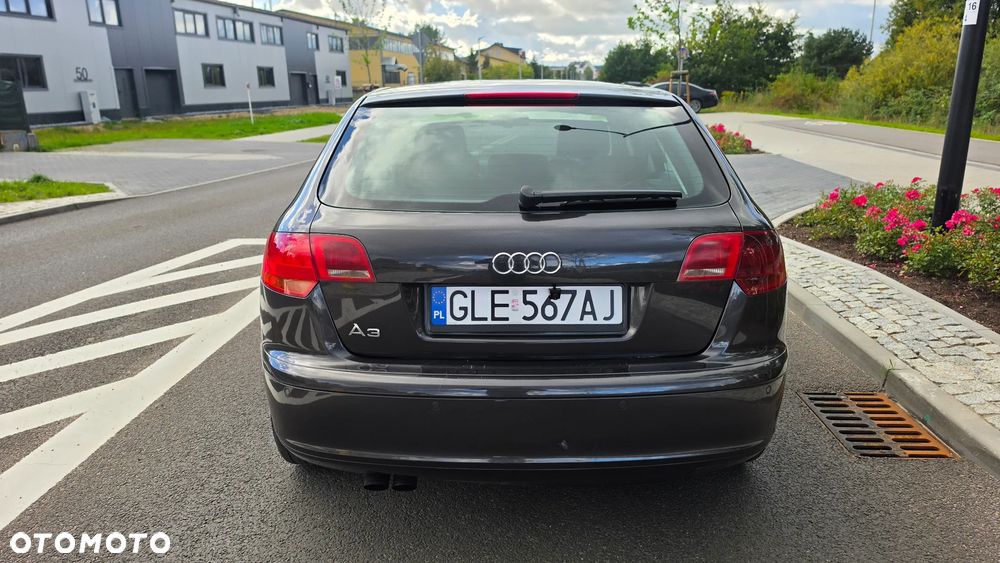 Audi A3 Sportback 2.0 TDI Ambiente S tronic - 17