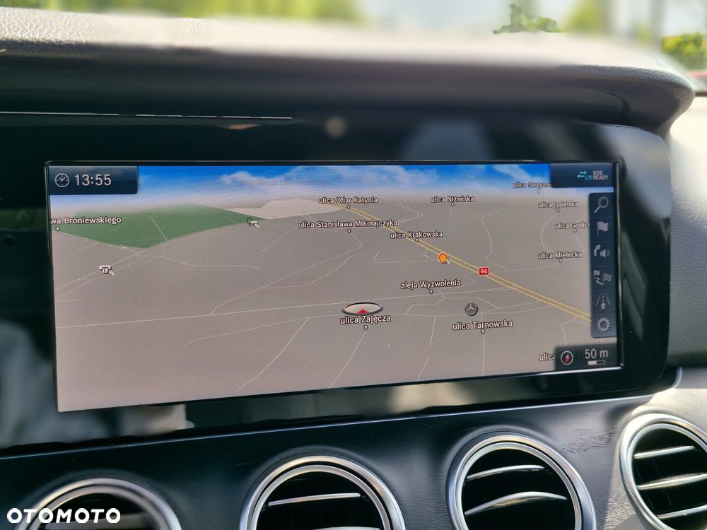 Mercedes-Benz Klasa E 220 d 4-Matic 9G-TRONIC - 27