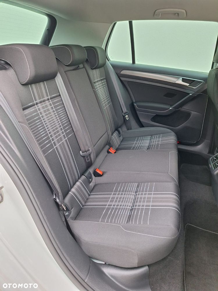 Volkswagen Golf 1.2 TSI BlueMotion Technology Lounge - 35