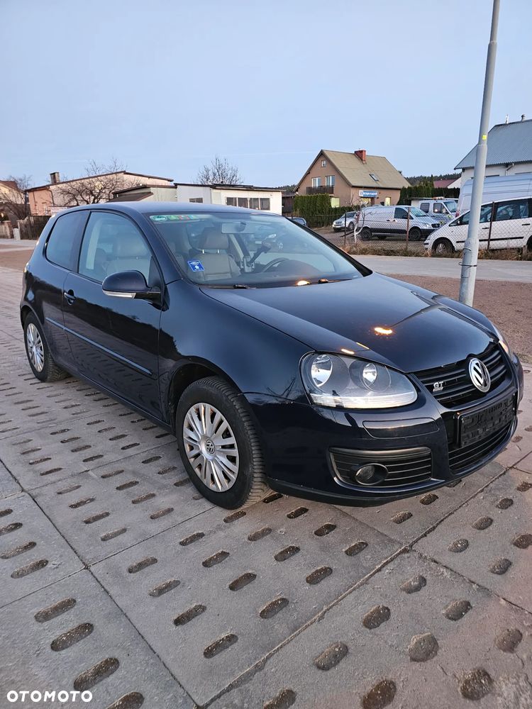Volkswagen Golf - 5