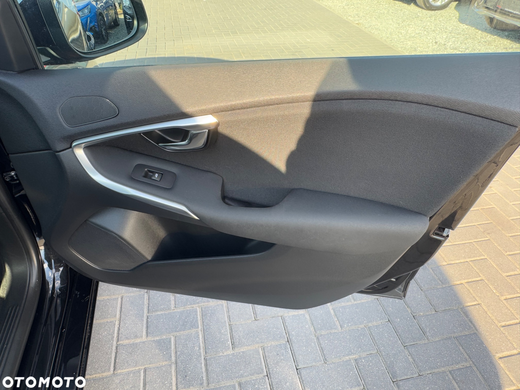 Volvo V40 D2 Drive-E Momentum - 28