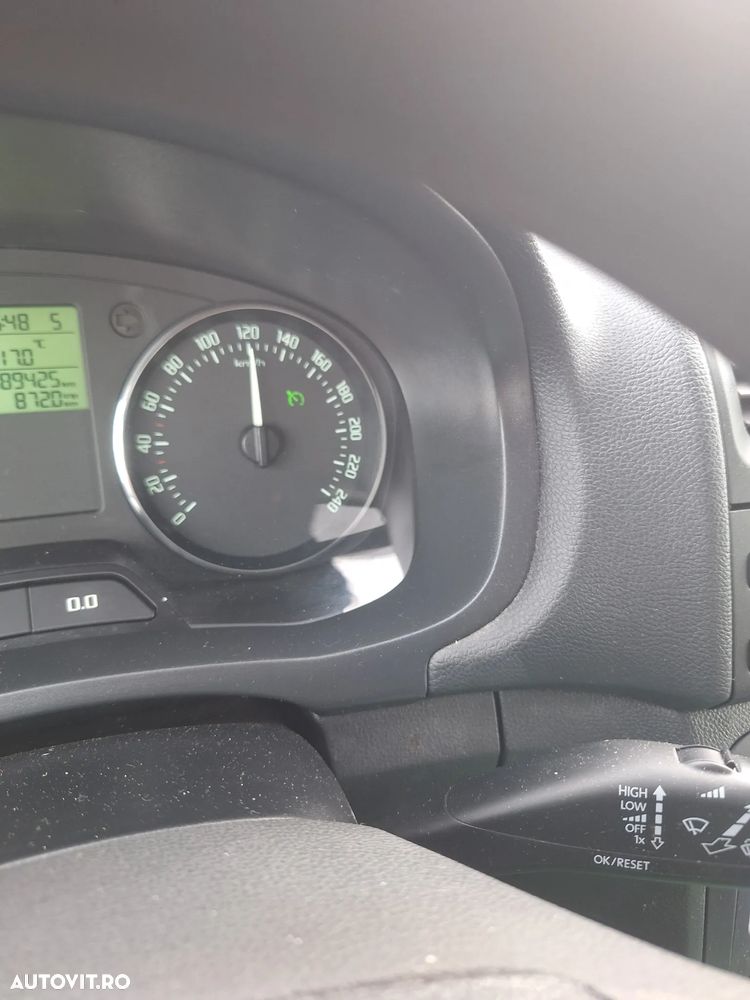 Skoda Fabia 1.2 HTP Active - 14