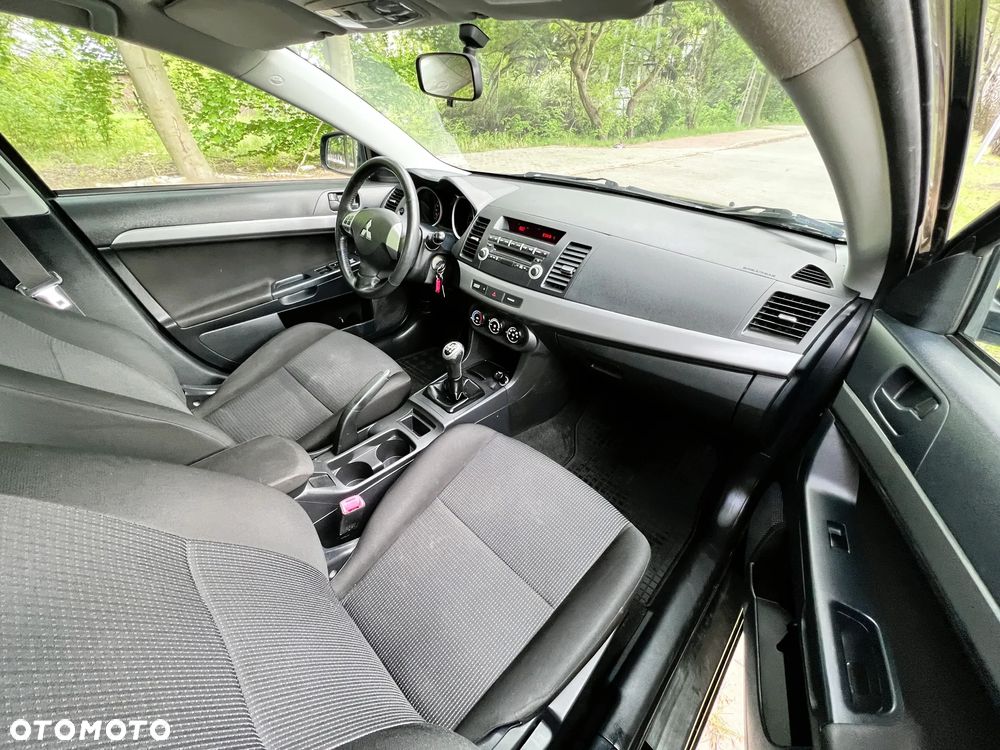 Mitsubishi Lancer - 7