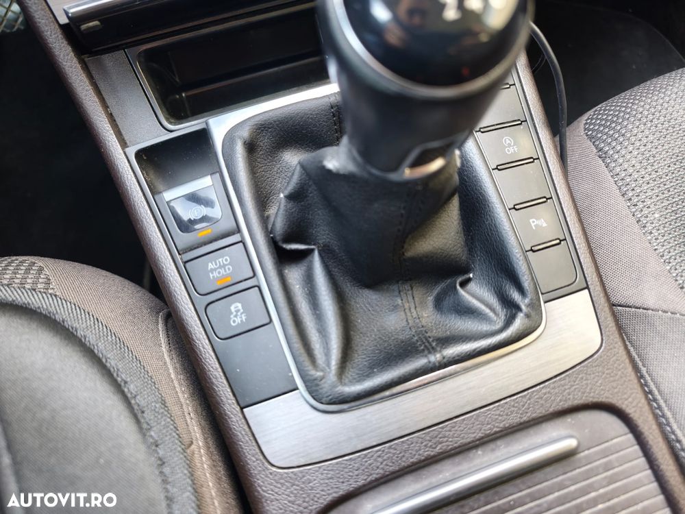 Volkswagen Passat 1.6 TDI BlueMotion Technology Comfortline - 21