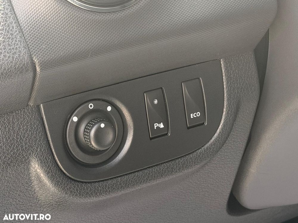 Dacia Logan 0.9 TCe Laureate - 24