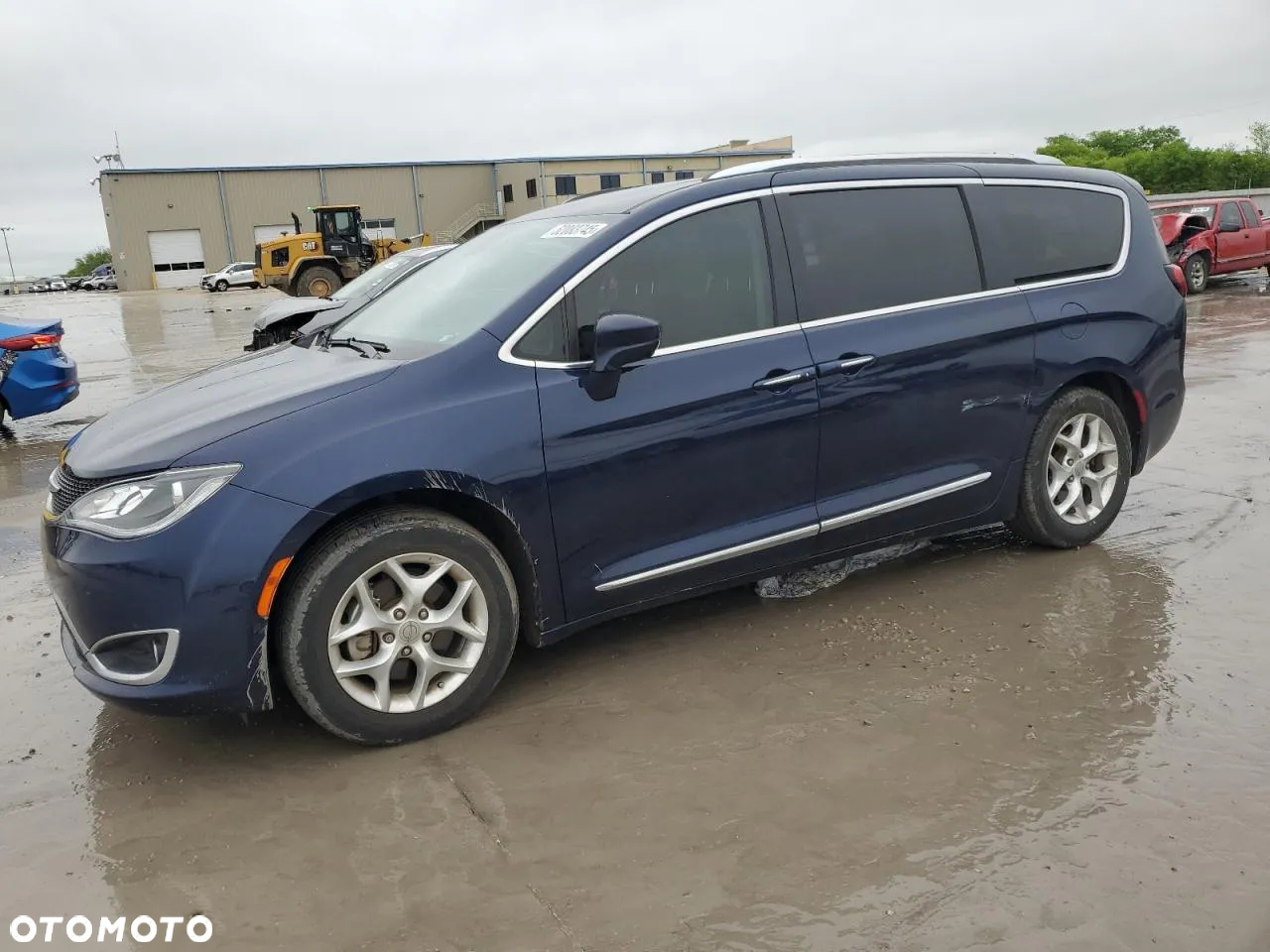 Chrysler Pacifica - 2
