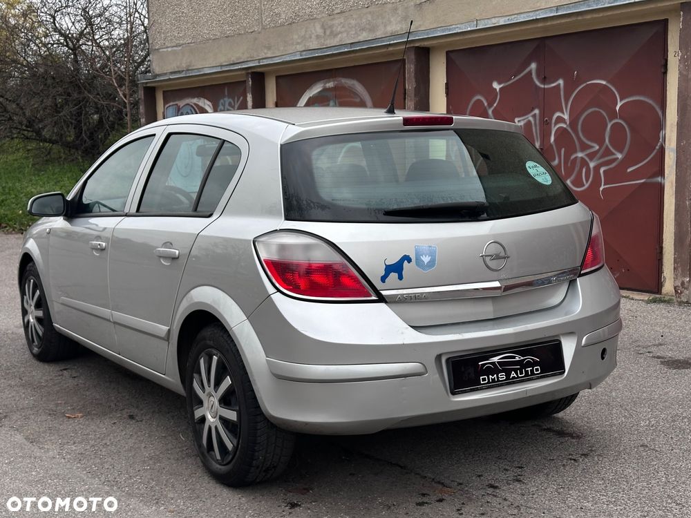 Opel Astra 1.6 Essentia - 4