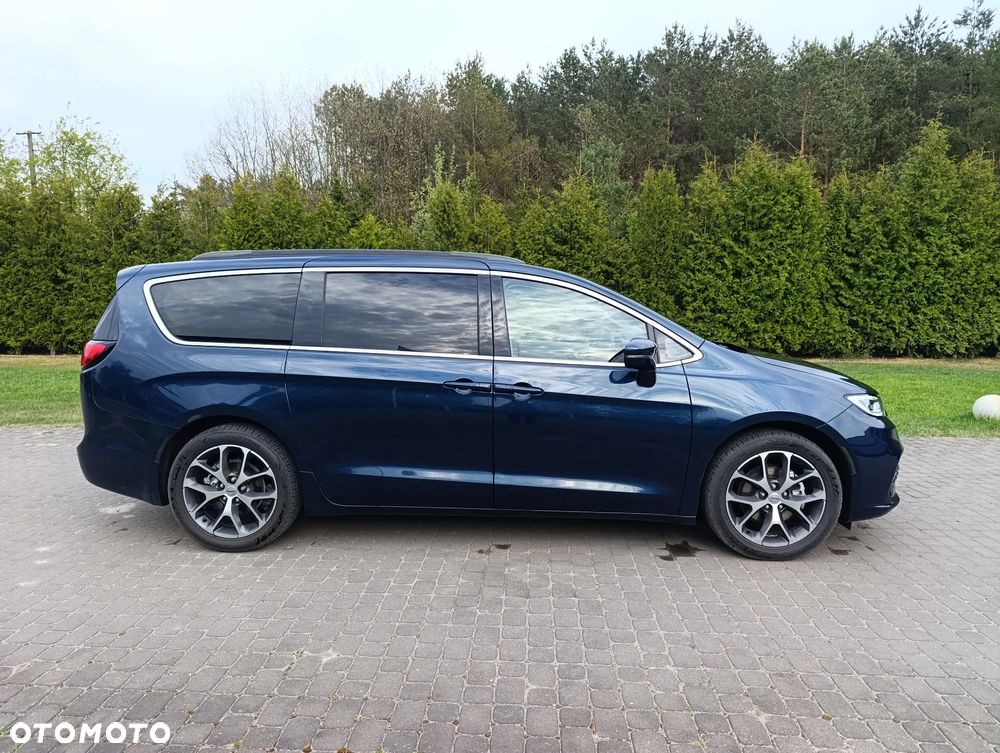 Chrysler Pacifica - 4
