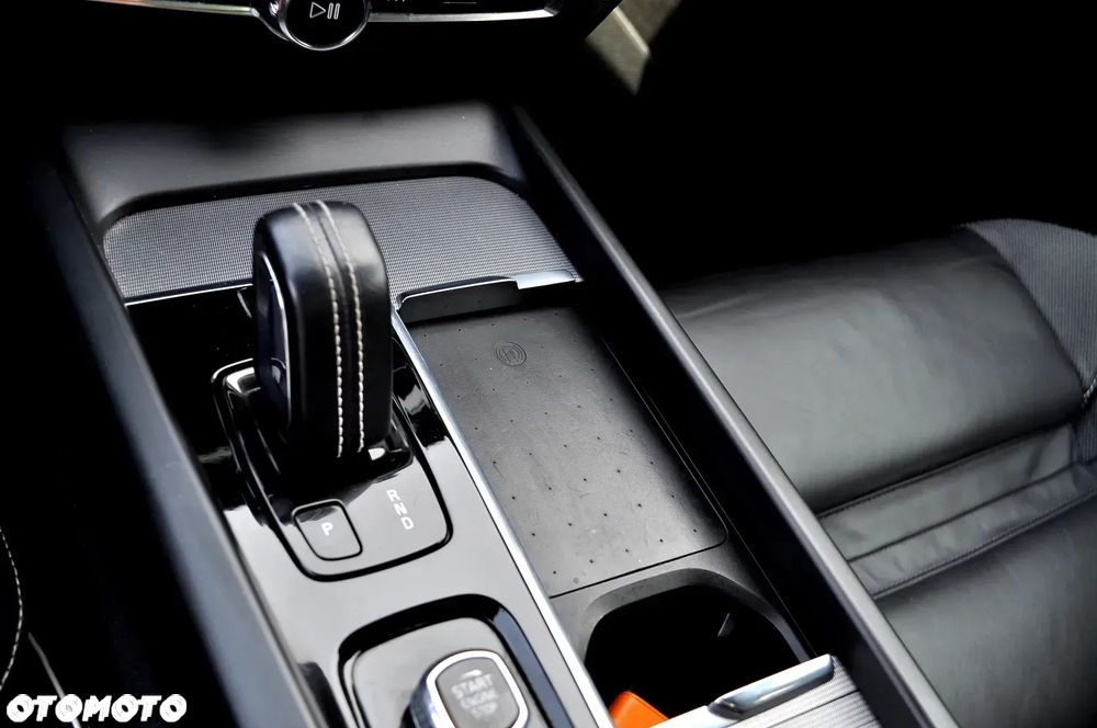 Volvo XC 60 T6 AWD Recharge Geartronic RDesign - 35