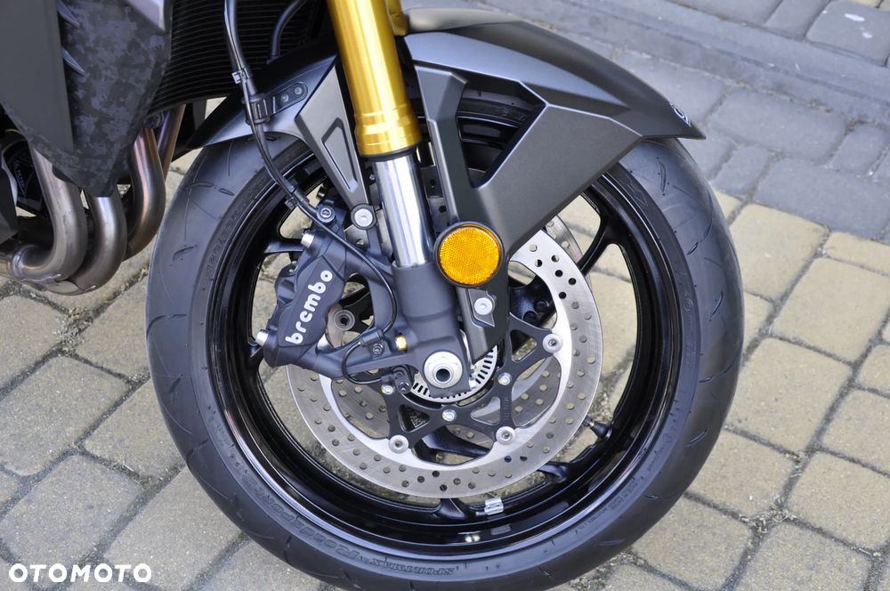 Suzuki GSX 1000 - 16