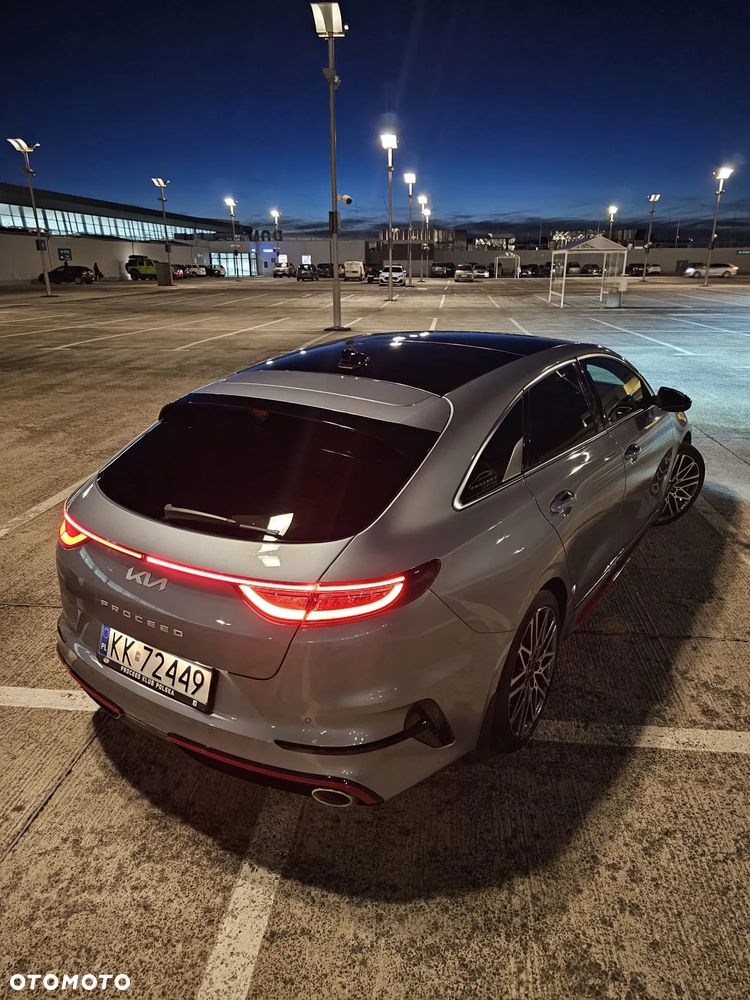 Kia ProCeed 1.6 T-GDI GT DCT - 14