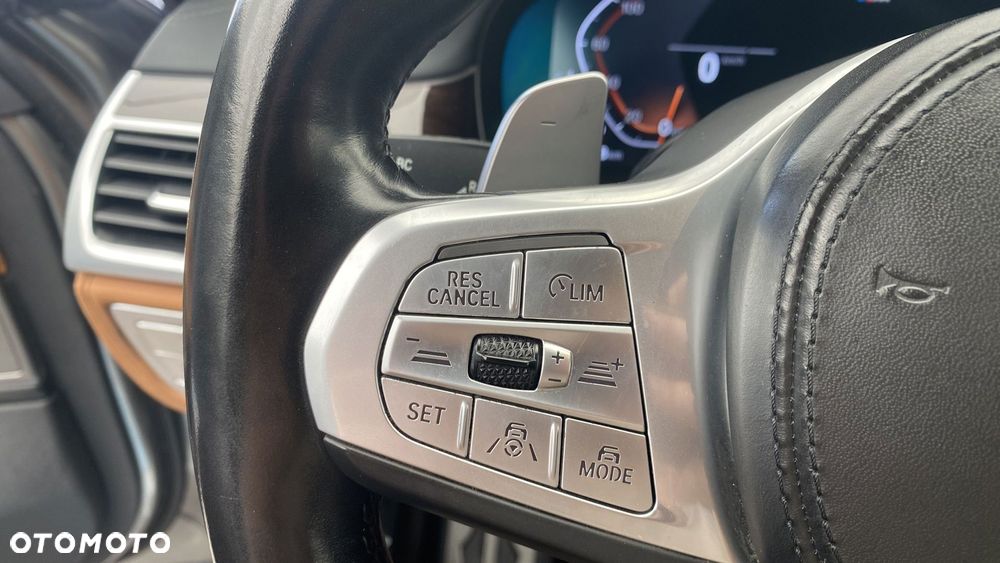 BMW Seria 7 740d xDrive mHEV sport - 24