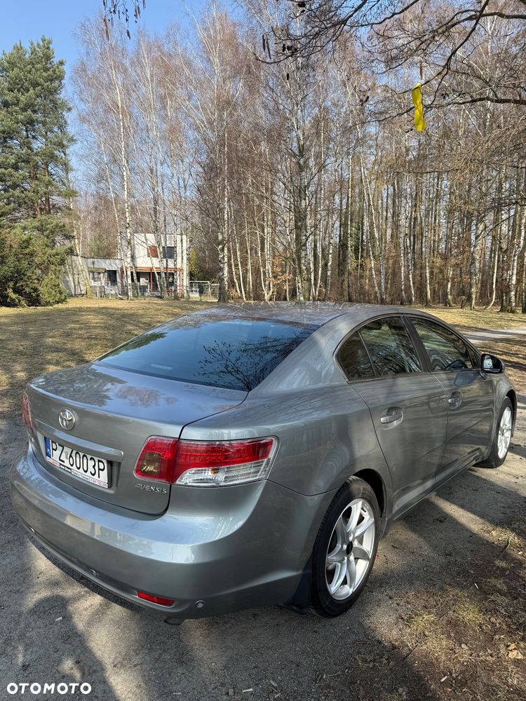 Toyota Avensis - 4