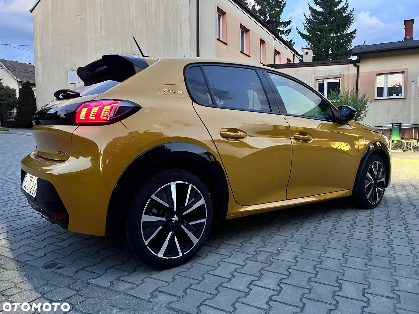 Peugeot 208 1.2 PureTech GT Line S&S EAT8 - 10