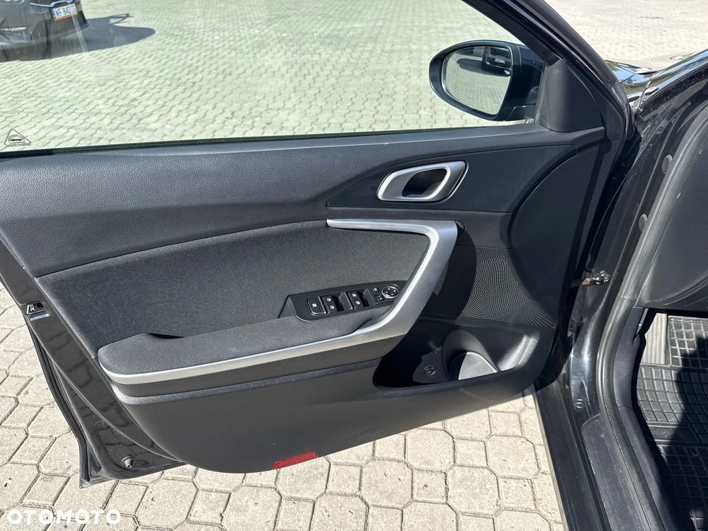 Kia Ceed 1.4 L - 10
